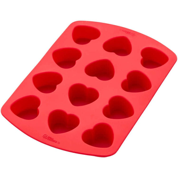 http://www.abirthdayplace.com/cdn/shop/products/1912-0-0448-Wilton-Clear-LOVE-and-Hearts-Valentines-Day-Resealable-Treat-Bags-20-Count-A3_4d713297-bc10-41ed-b8f3-a15c1c7d920c_1200x1200.jpg?v=1640999250