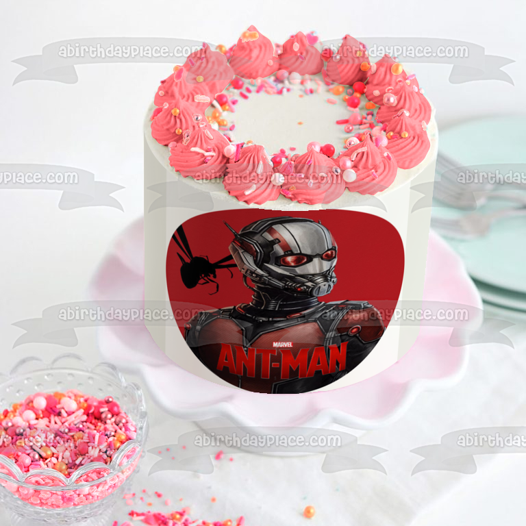 Ant-Man y una hormiga voladora con fondo rojo Imagen comestible para decoración de tarta ABPID00867