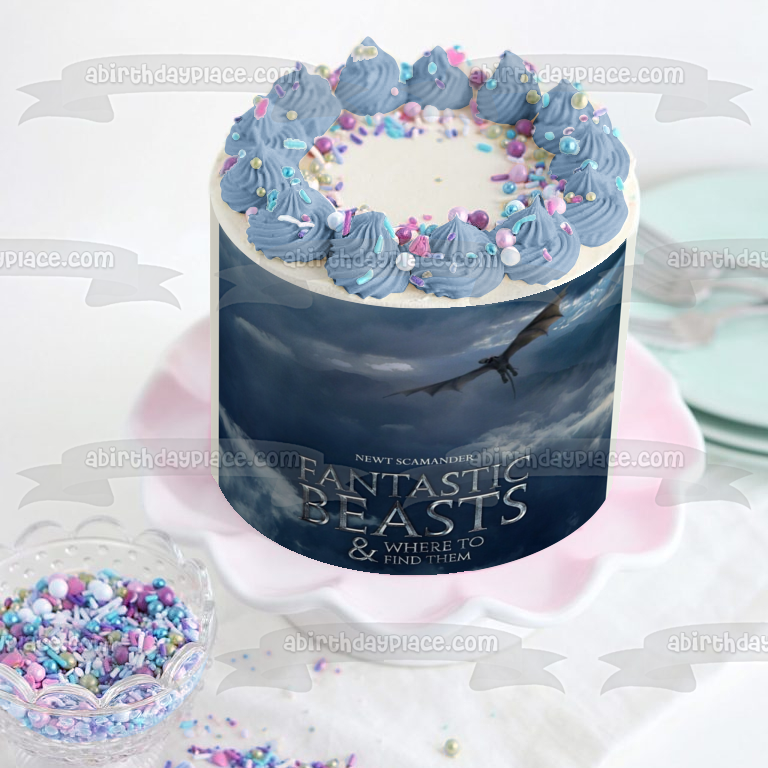 Adorno comestible para tarta de Animales fantásticos y dónde encontrarlos Bestia volando con un fondo de cielo oscuro Imagen ABPID05241