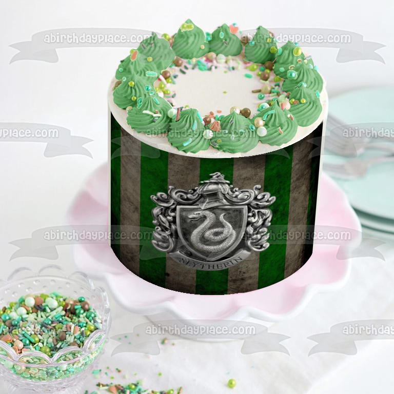 Adorno comestible para tarta con escudo de Harry Potter Slytherin verde con fondo a rayas Imagen ABPID05524