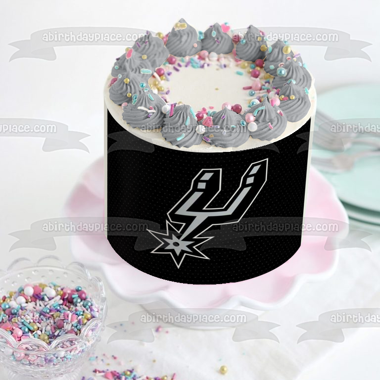 Imagen comestible para decoración de tarta con logotipo de San Antonio Spurs, fondo de camiseta negra, ABPID55884
