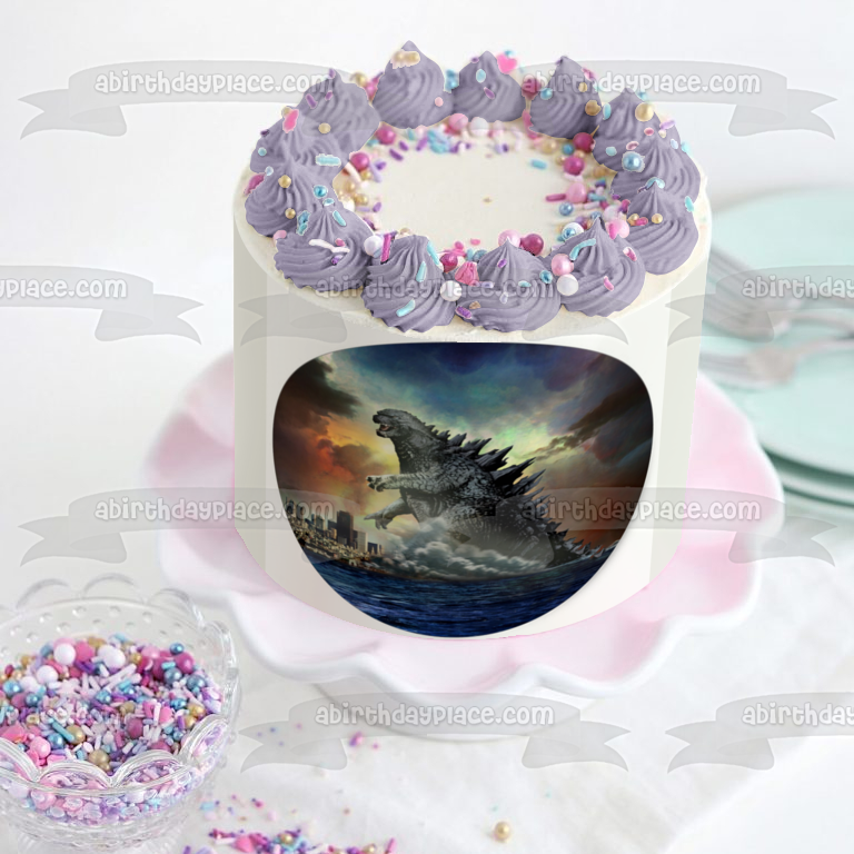 Godzilla de pie sobre los edificios de la ciudad, cielo oscuro, lago, decoración comestible para tarta, imagen ABPID27301