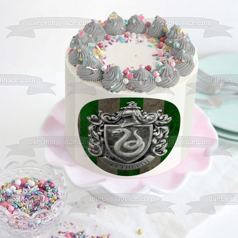 Harry Potter Slytherin Escudo plateado Fondo de rayas verdes Imagen comestible para decoración de tarta ABPID27814