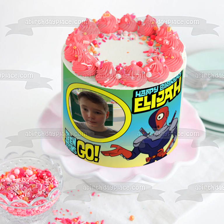 ¡Los jóvenes titanes van! Sladeadd su propio marco de fotos Personalizable Deathstroke Slade Joseph Wilson DC Comic Books Marco de imagen comestible para decoración de tartas de dibujos animados ABPID52239