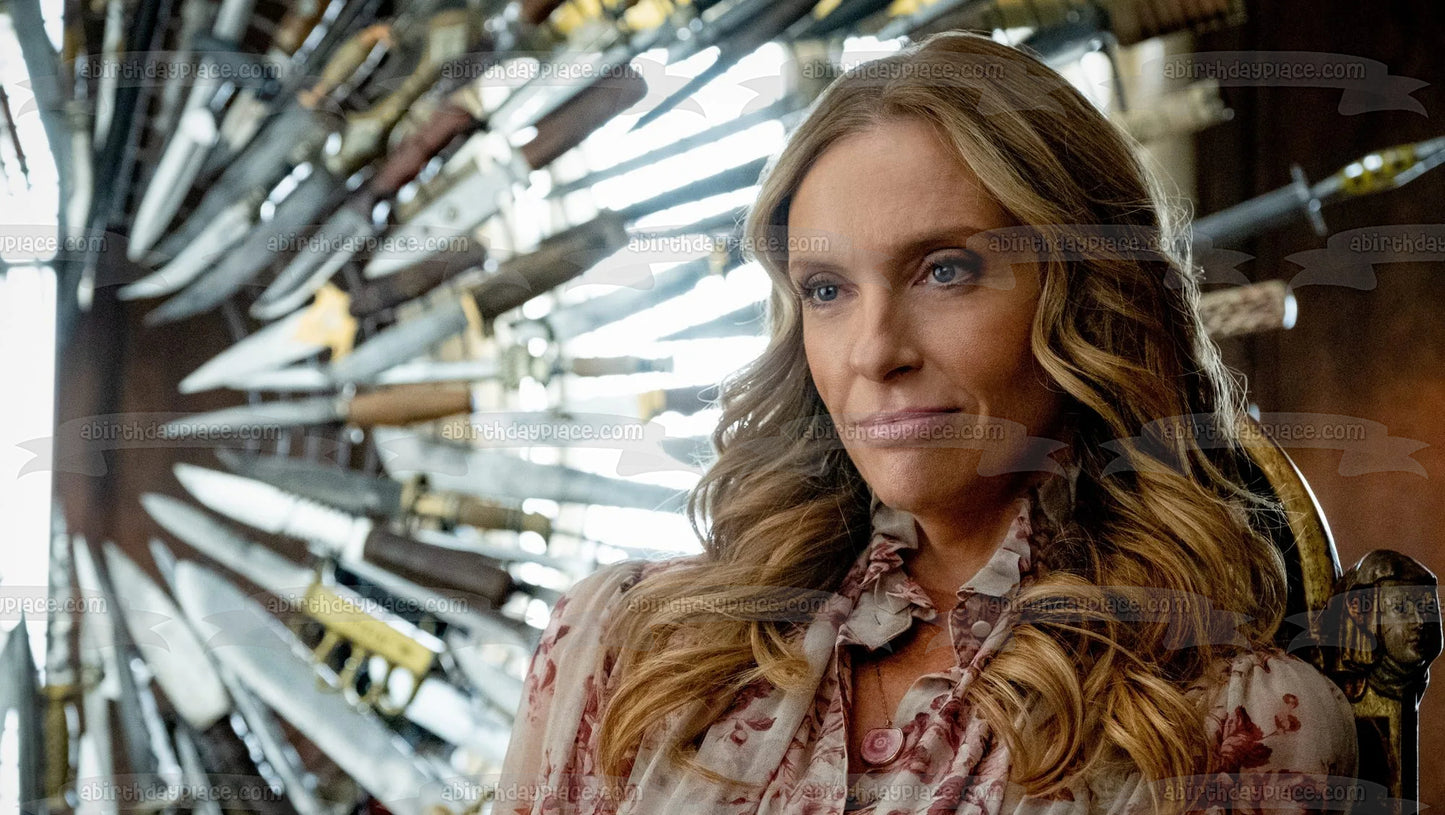 Imagen de decoración comestible para tarta Joni Thromby de Knives Out ABPID57580