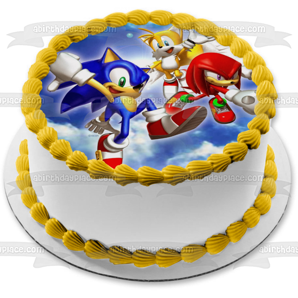 Sonic the Hedgehog Running and a Blue Background Edible Cake