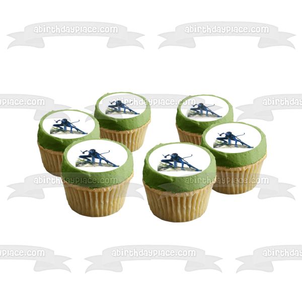 Avatar Movie Neytiri Crouching with a  Knife Edible Cake Topper Image ABPID00509