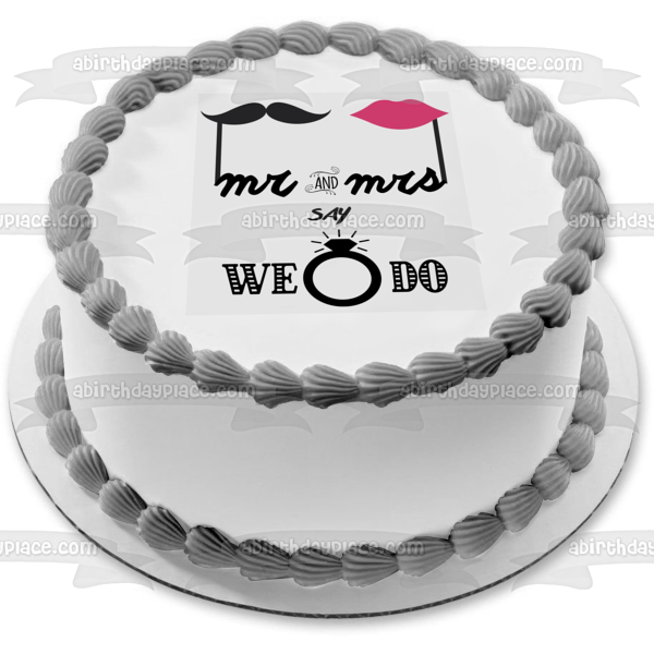 Día de la boda El Sr. y la Sra. Dicen que hacemos Anillo de diamantes Ilustración con bigote y labios rosados ​​Adorno comestible para pastel Imagen ABPID57218 