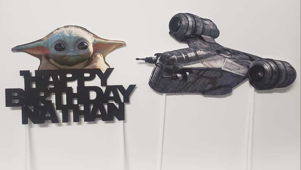 The Mandalorian Baby Yoda Grogu Razor Crest Personalized Cake Topper AMID115